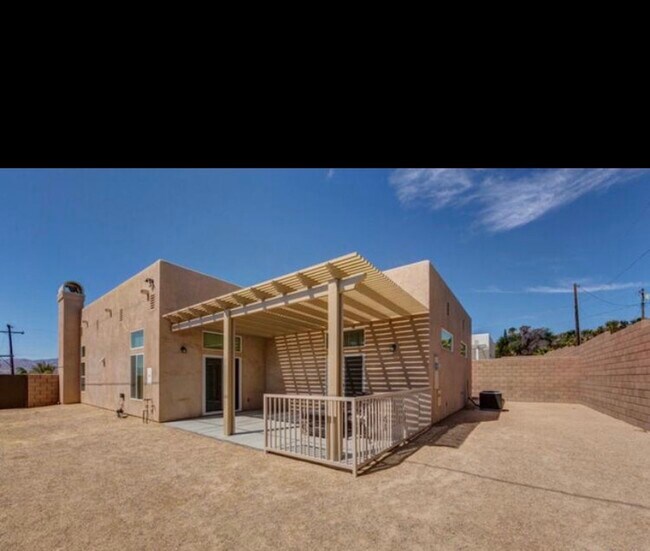 Building Photo - 12580 Maui Way