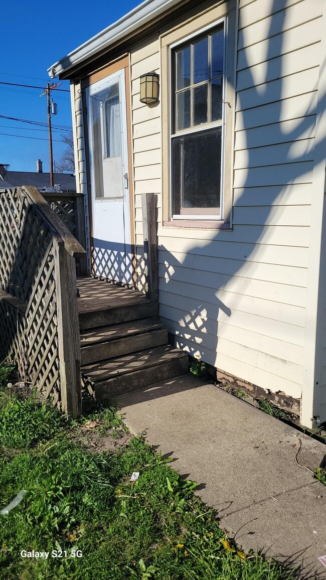 Building Photo - 1332 Buchanan St