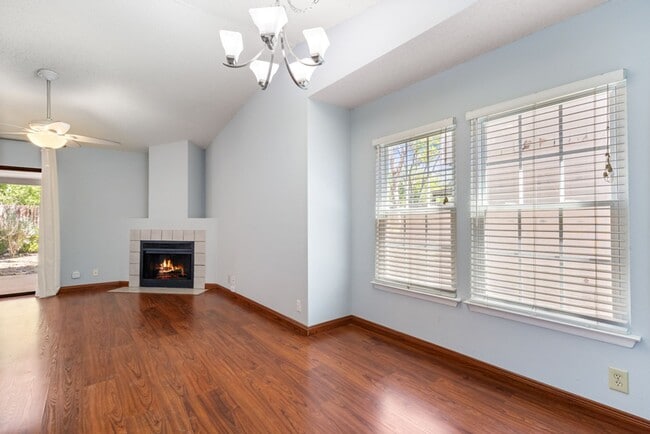 Building Photo - 9929 Village Briar