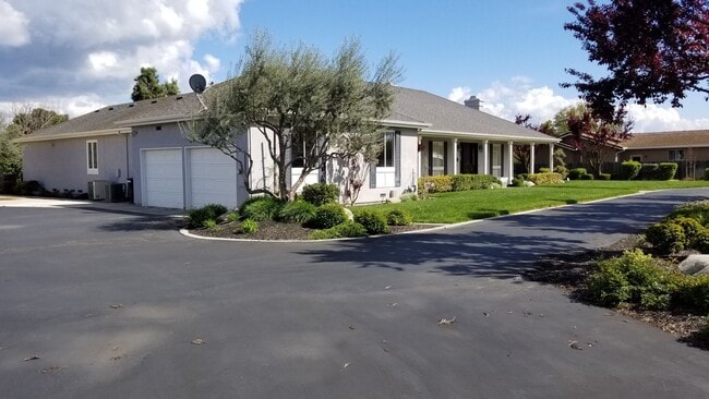 Building Photo - Gorgeous, Corner Lot with all the extras.