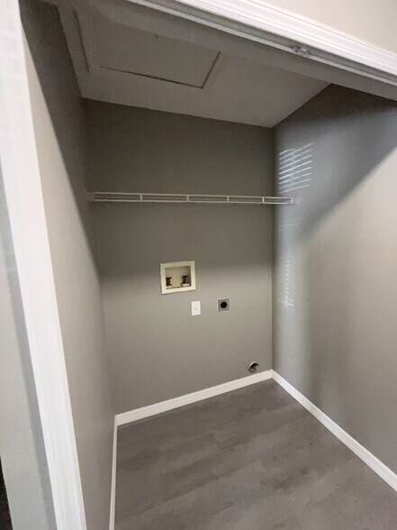 Building Photo - 240 Dalton Dr