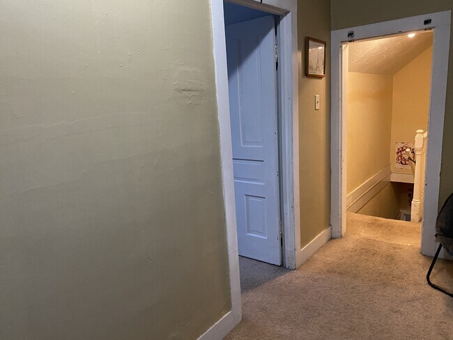 Building Photo - 11 W 14th St