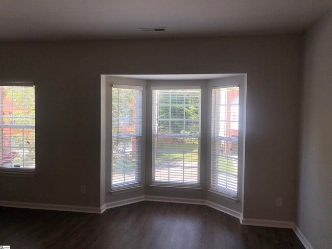 Building Photo - 225 Cambria Ct
