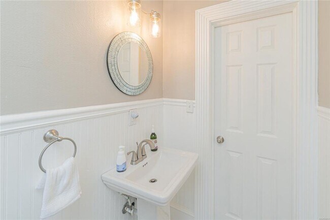 Building Photo - Home for Rent in Cloverdale