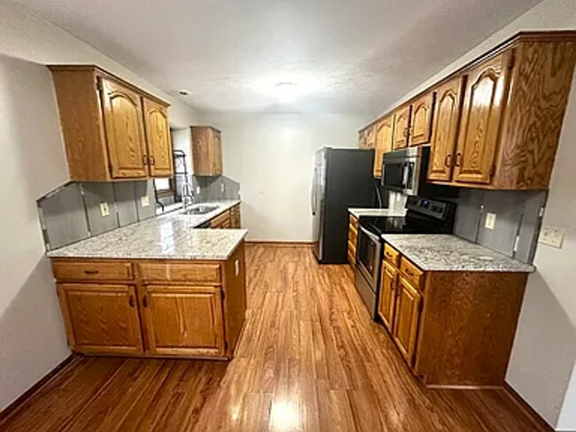 Building Photo - 1317 N 159th St