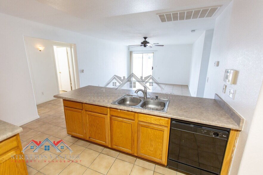 Building Photo - 5706 N 74th Dr