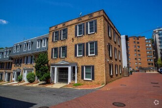 Building Photo - 2521 Queen Annes Ln NW