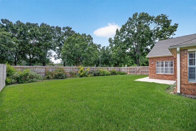 Building Photo - 1502 Beechurst Ct