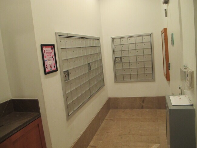 Building Photo - 820 N Pollard St