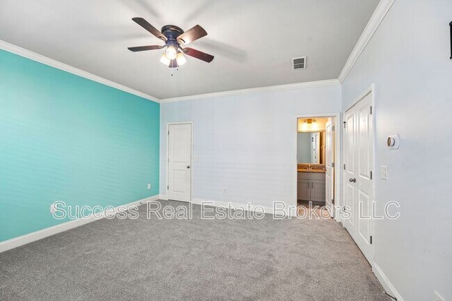 Building Photo - 1231 Ridenour Ln