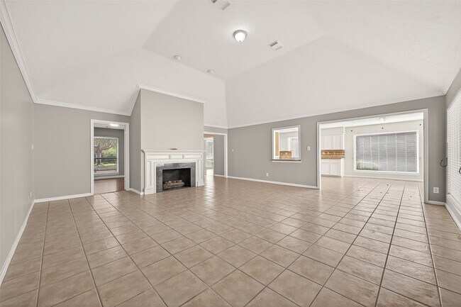 Building Photo - 1918 Shadow Forest Dr