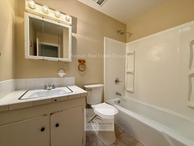 Building Photo - 310 Fairfax St