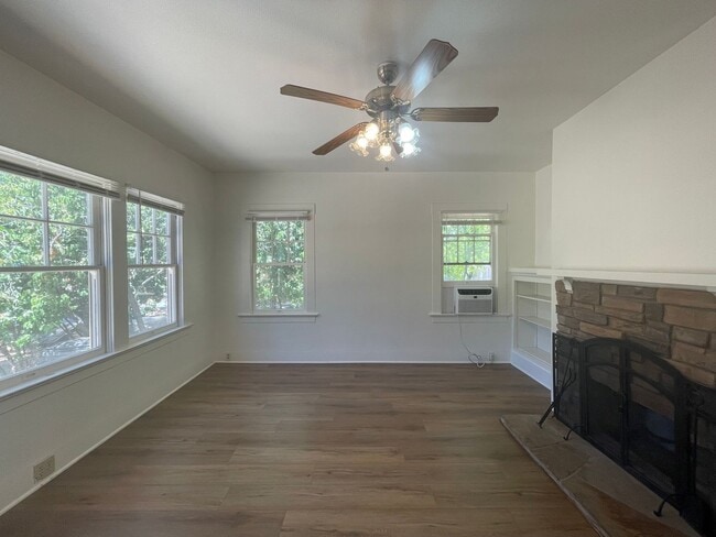 Building Photo - 9230 Curbaril Ave