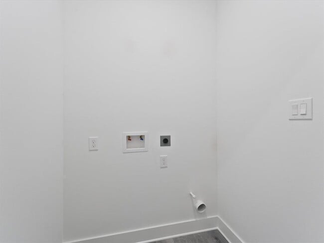 Building Photo - 4028 Northfield Ln