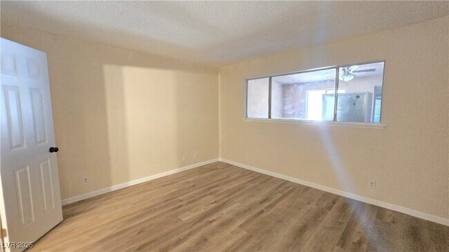 Building Photo - 47 Locustwood St