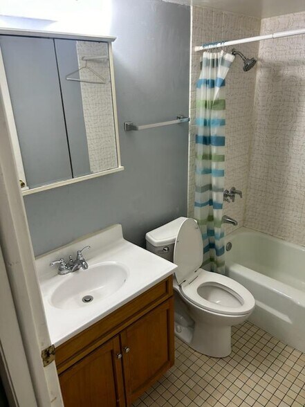 Building Photo - 14449 Van Buren St