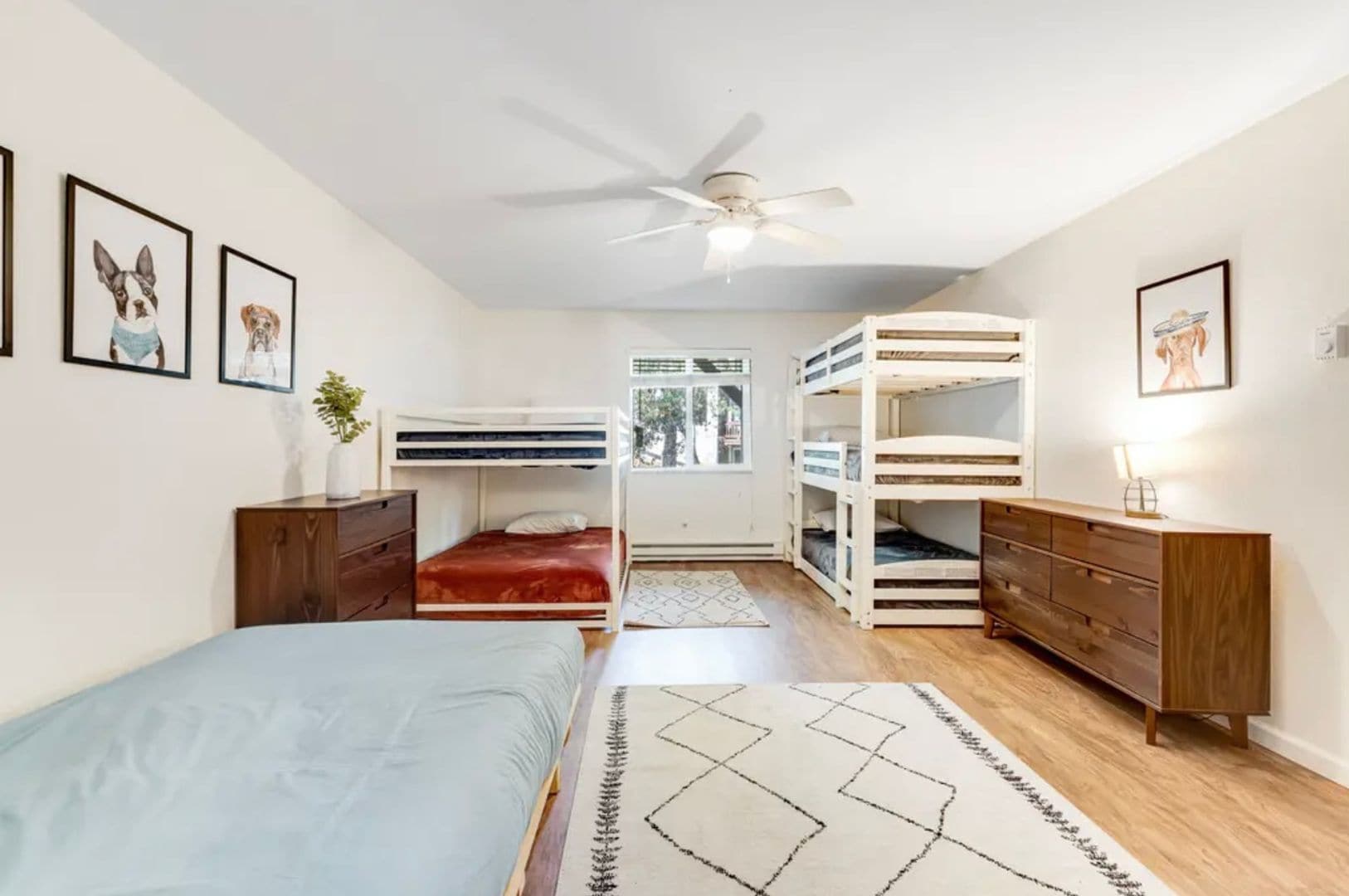 Building Photo - 19926 Pine Mountain Dr