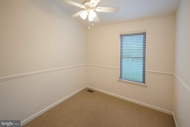 Building Photo - 5105 King Charles Way