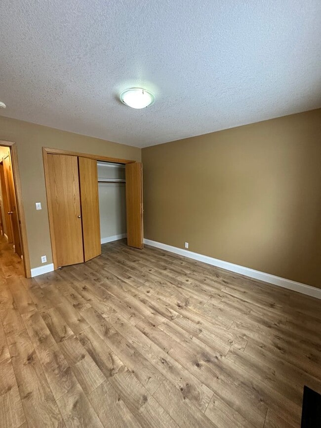 Building Photo - Lovely 3 Bedroom 2 Bath home in great location