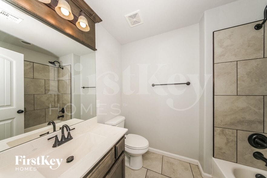 Building Photo - 2525 NW 194th St