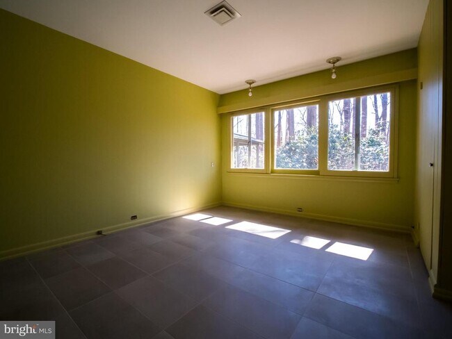 Building Photo - 4313 Woodlark Dr