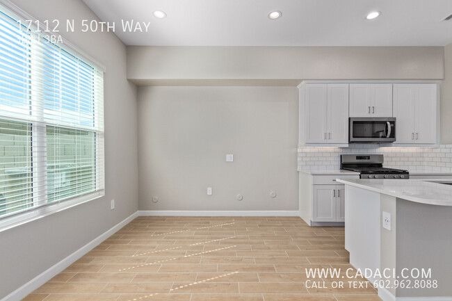 Building Photo - 17112 N 50th Way
