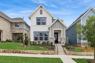 Building Photo - 4800 Maxwell Dr