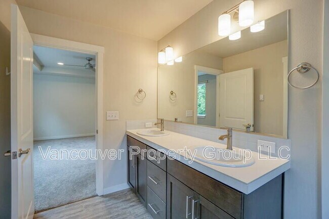 Building Photo - 2904 NE 161st Ct