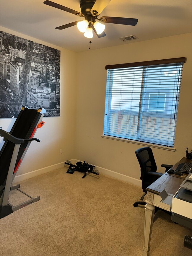 Building Photo - 501 Aster St