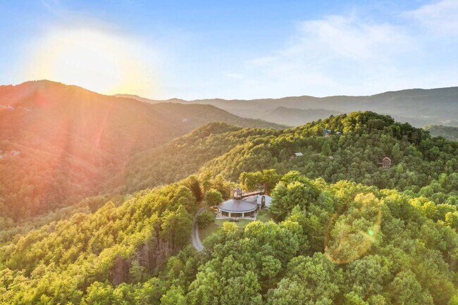 Building Photo - 1816 Bear Spgs Wy