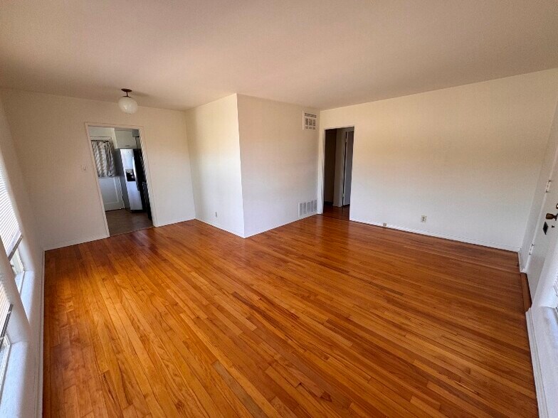 Building Photo - 620 Longfellow Ave