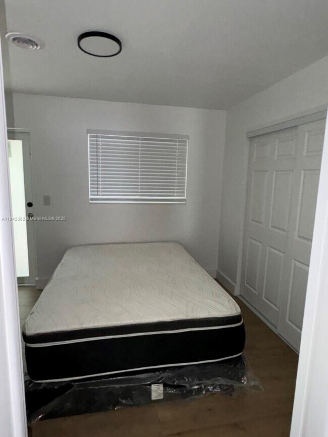 Building Photo - 3970 SW 58th St