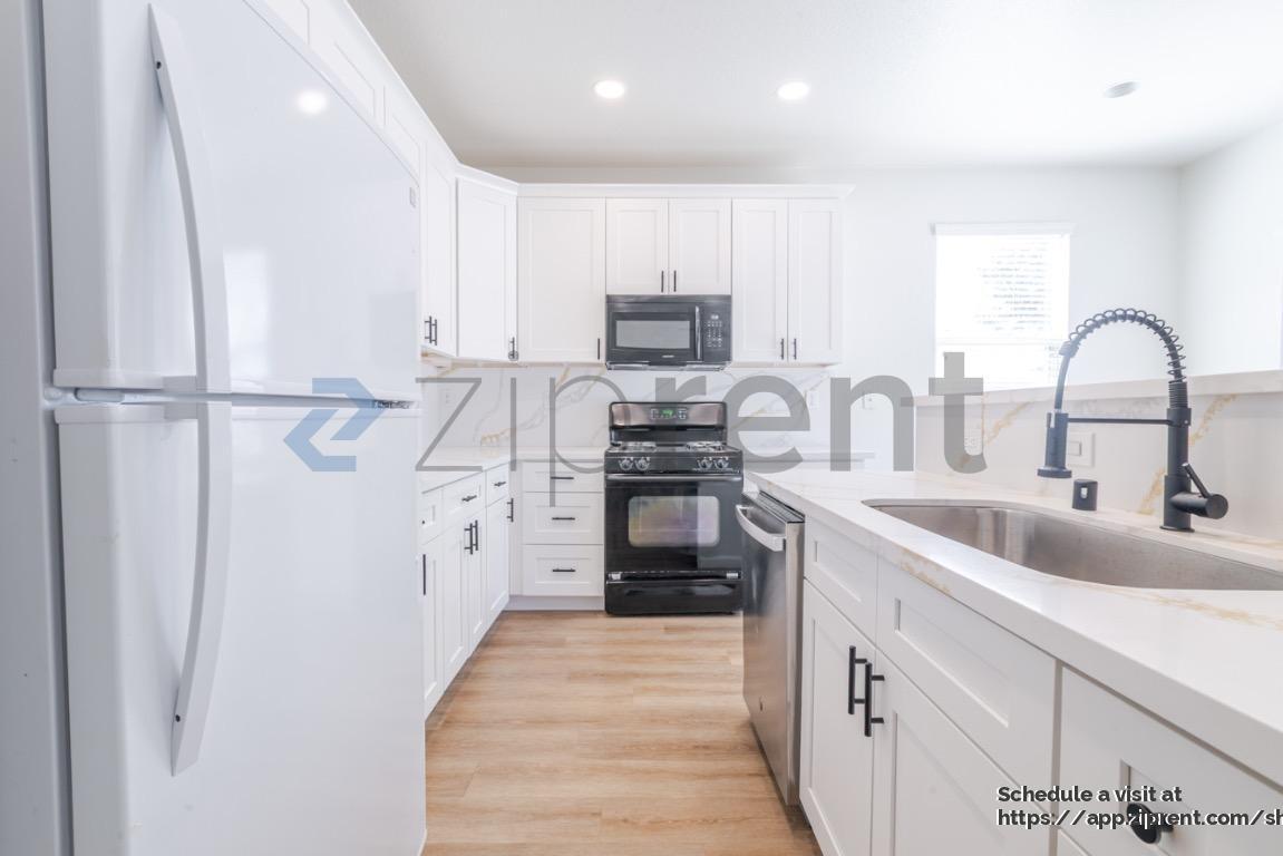 Building Photo - 3301 Myna Way