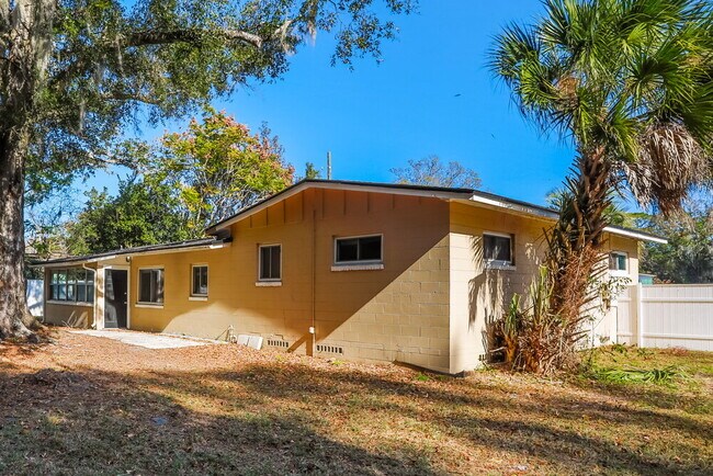 Building Photo - 6532 Albicore Rd