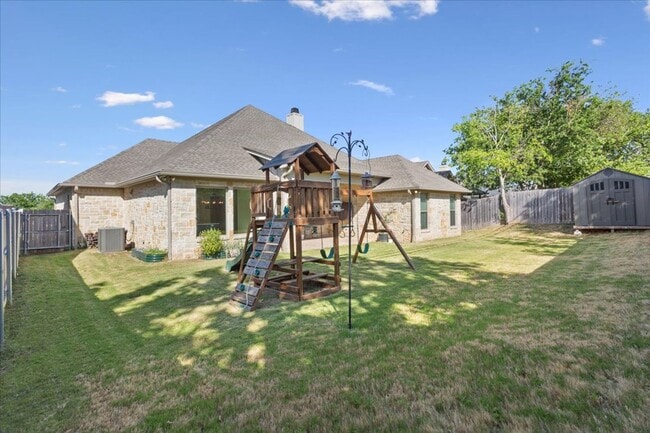 Building Photo - 10357 Fallen Leaf Dr