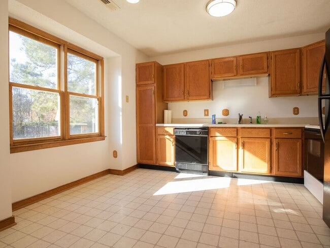 Building Photo - 7412 Pineleaf Dr