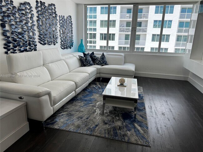 Building Photo - 5401 Collins Ave