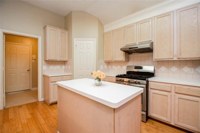 Building Photo - 7731 Las Flores Dr