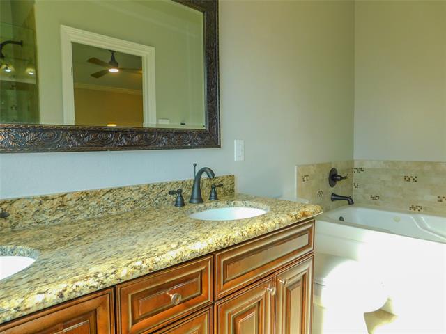 Building Photo - 4605 Dogwood Dr