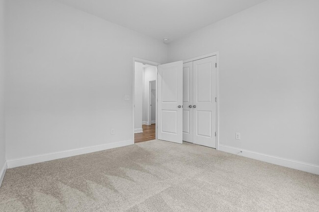 Building Photo - 413 Silver Anchor Dr