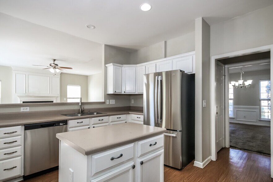 Building Photo - 537 Georgetown Dr NW