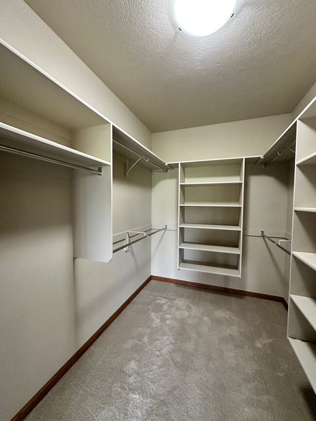 Building Photo - MIE451