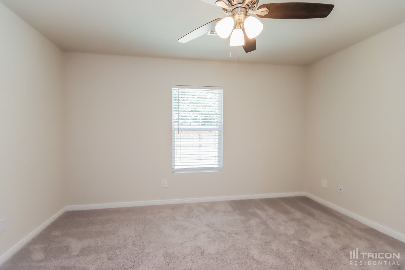Building Photo - 15791 Del Norte Dr