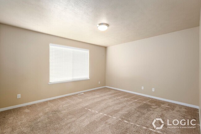 Building Photo - Beautiful Home in Eagle Mountain!