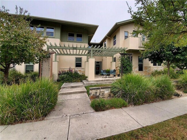 Primary Photo - 2012 Simond Ave