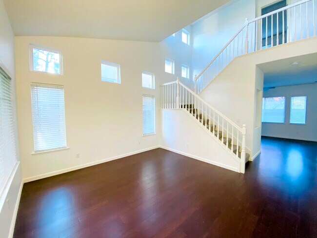 Building Photo - 67 Primrose Ct