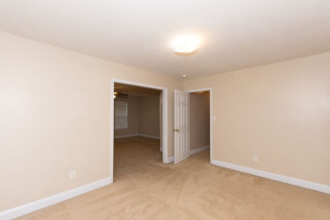 Building Photo - 214 Lee Rogers Rd