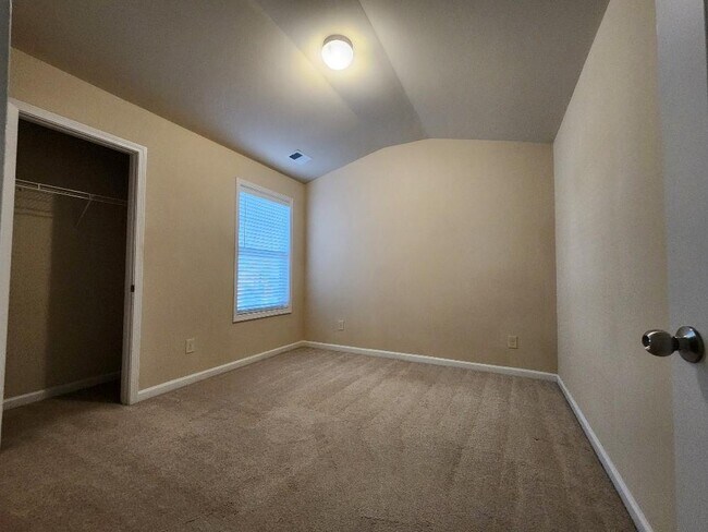 Building Photo - 229 Privet Cir