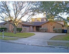 Building Photo - 3/2 Southside Home-Behind Athletic Club