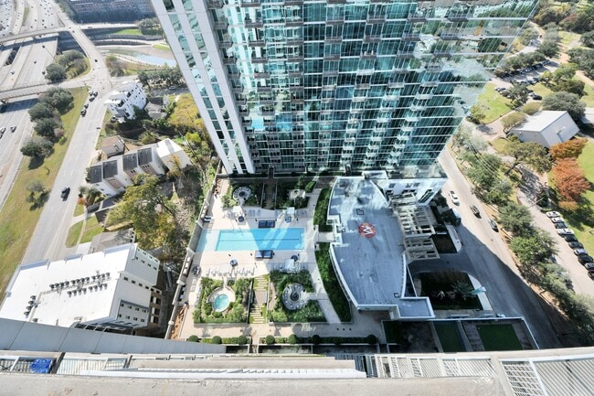 Building Photo - 5925 Almeda Rd